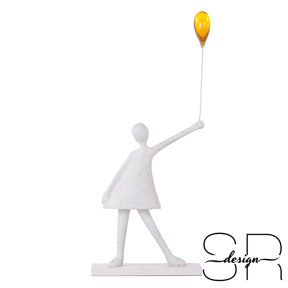 Escultura menina balão amarelo